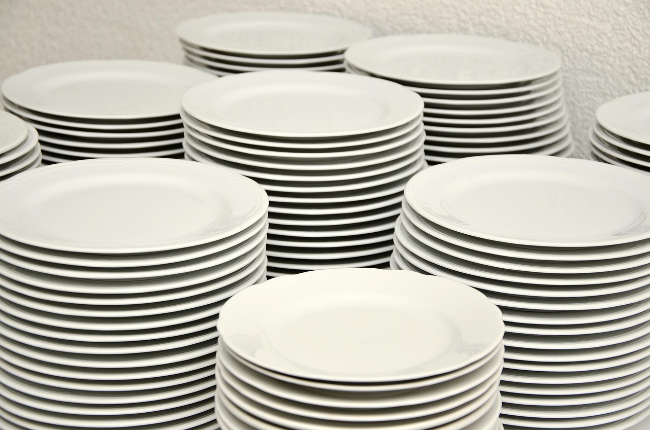 stack of plates, terller, stack, dishes, white, porcelain, plate, meal, wash up, do the washing up, porcelain, porcelain, porcelain, plate, plate, plate, plate, plate